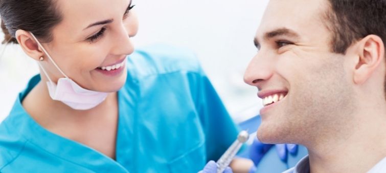 relazione-dentista-e-paziente